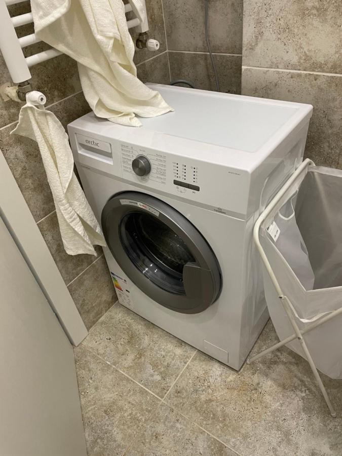 Militari Comfort Studio Roşu Екстериор снимка